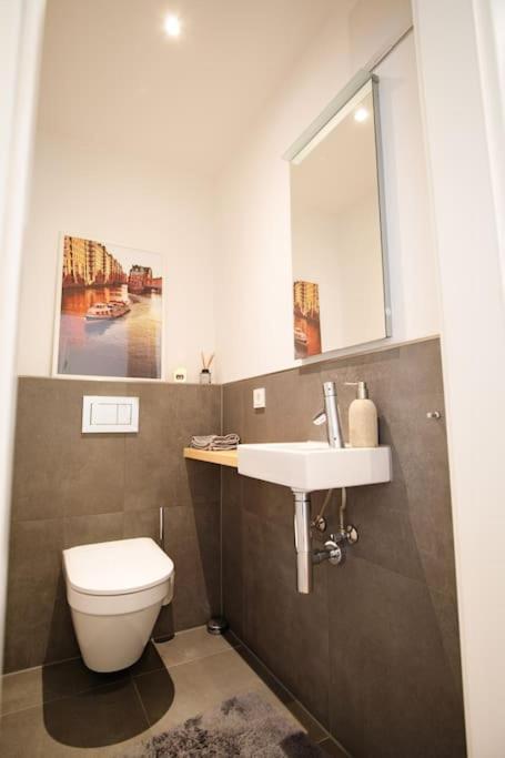 80 Sqm Flat With Terrace And 15min To Fair And 5min To Old Town Appartement