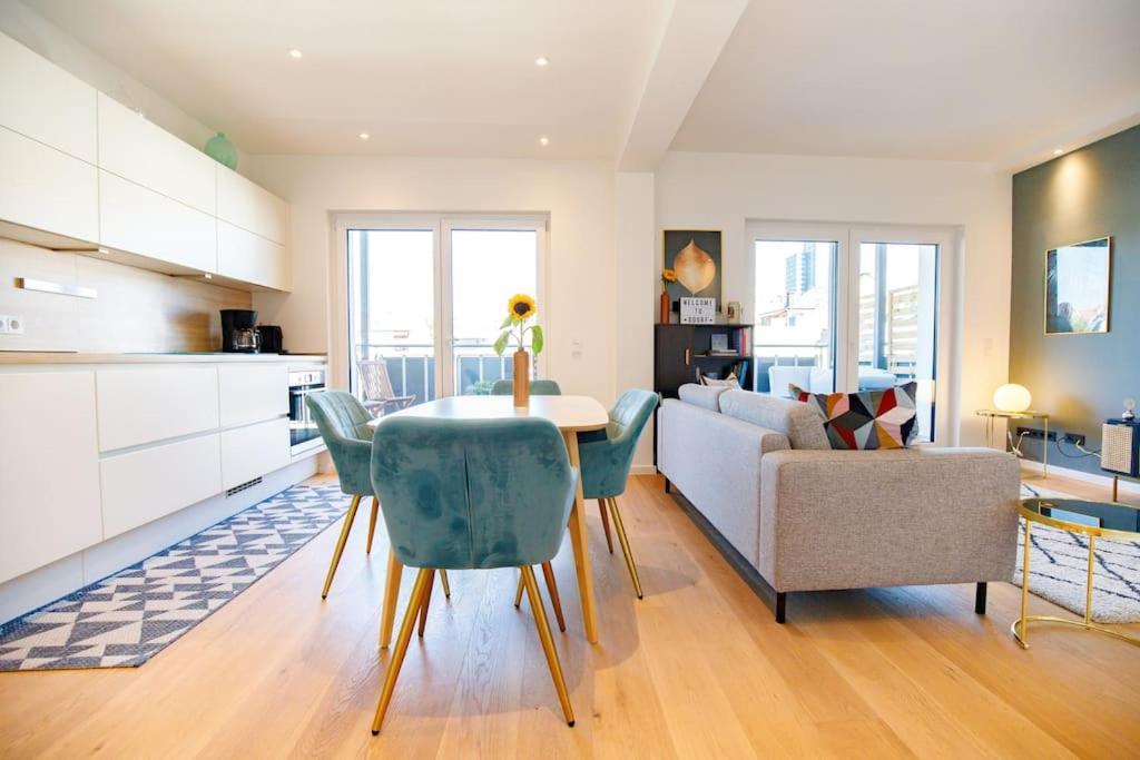 80 Sqm Flat With Terrace And 15min To Fair And 5min To Old Town Appartement